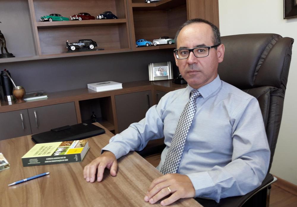 Deriva do 2, 4 -D na uva: a judicialização e suas implicações